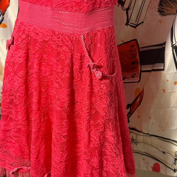 Sourpuss fuchsia lace sleeveless fashion dress with bow detailing with netting - Picture 11 of 13